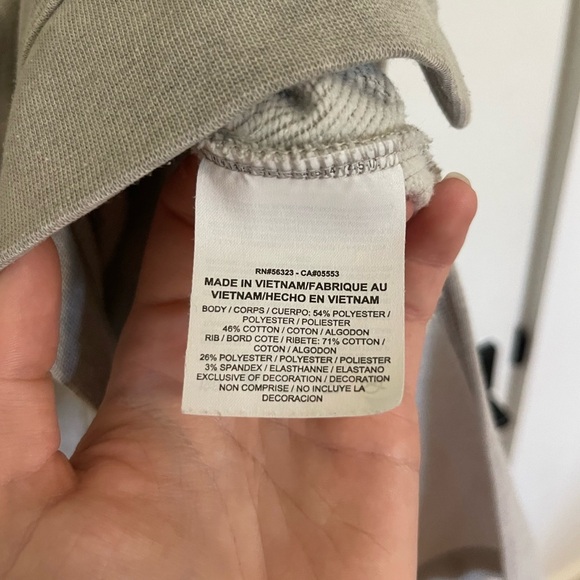 Nike DRI-FIT Women’s Grey Split Hem Sweatshirt SIZE SMALL - Picture 5 of 6